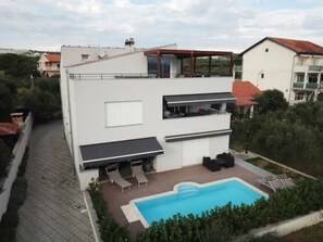 Exterior - 1 mit Schwimmbad und Garten by Interhome (Donje Rastane)