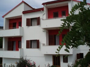 Exterior - Wohnung mit zwei Schlafzimmern, direkt am Meer by Interhome (Dugi Otok/Brbinj)