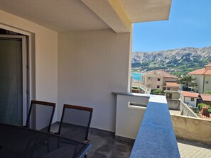 Property grounds - Modern eingerichtete Apartment für 4 Personen ideal für Famillien mit Kinder im by Interhome (Krk/Baška)