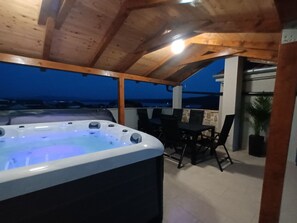 Outdoor dining - Jacuzzi Haus by Interhome (Posedarje)