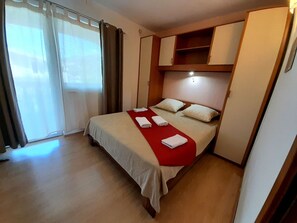 Internet - Wohnung "Tea" mit Garten, Grill und Terrasse by Interhome (Karlobag)