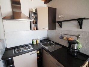 Fridge, cookware/dishes/utensils - Wohnung in Novigrad by Interhome (Novigrad (Istra))