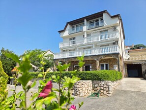 Exterior - Wohnung mit Meerblick, 150 m vom Strand entfernt by Interhome (Novi Vinodolski)
