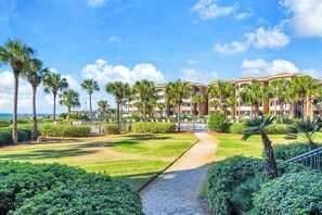 Property grounds - Gulf Views-Balcony-Sleeps 6-Med213E (Miramar Beach)