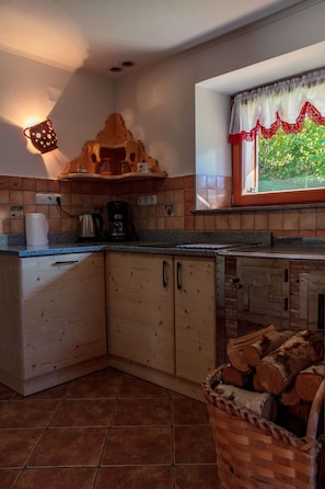 Kühlschrank, Kochgeschirr/Geschirr/Besteck
