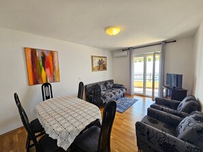 Living area - Wohnung mit Meerblick, 150 m vom Strand entfernt by Interhome (Novi Vinodolski)