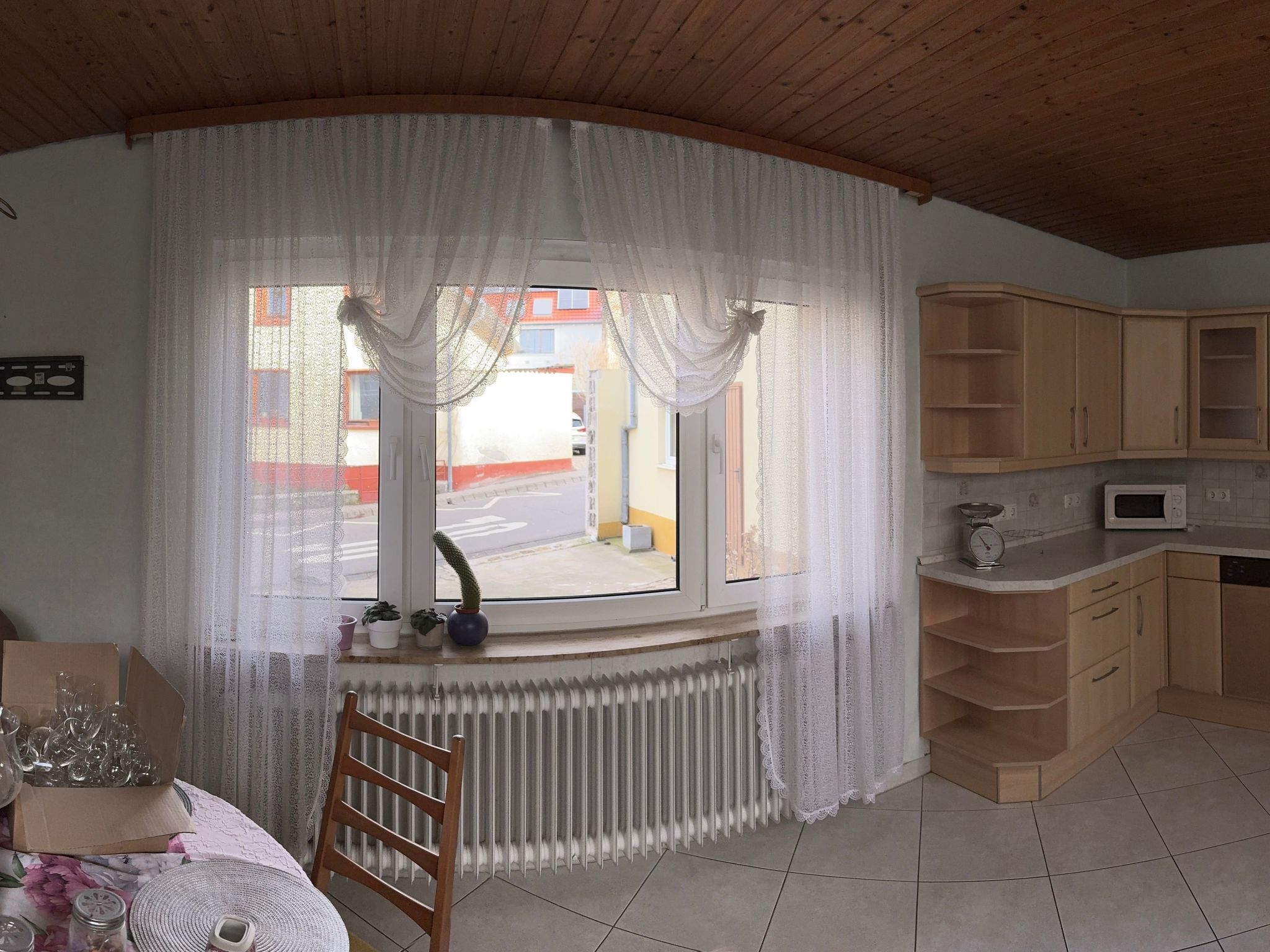 المنشأة من الداخل