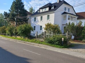 Exterior - Wohnung in Hänichen mit Garten by Interhome (Bannewitz)