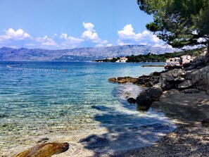 Beach - Hütte "Moj mir" mit Blick auf das Wasser by Interhome (Brač/Povlja)