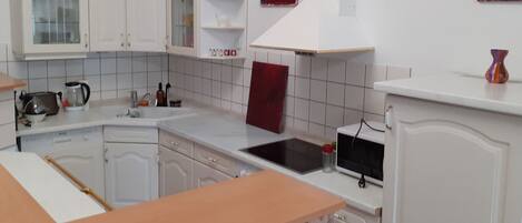 Refrigerador, microondas, horno y lavavajillas