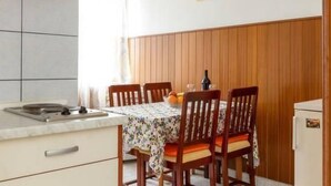 Dining - Große Wohnung in Split, Diokletianpalast-Nähe by Interhome (Dragovode)