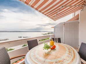 Outdoor dining - Appartement Rajka by Interhome (Pag/Zubovići)