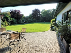 Outdoor dining - Großzügiges Haus mit traumhafter Gartenanlage by Interhome (Rodewald)