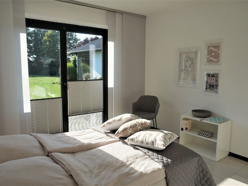 Großzügiges Haus mit traumhafter Gartenanlage by Interhome