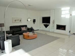 TV, fireplace, DVD player - Großzügiges Haus mit traumhafter Gartenanlage by Interhome (Rodewald)