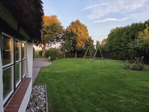 Property grounds - Reetdachhaus Petra by Interhome (Helse)