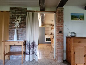 Fridge, microwave, oven, dishwasher - Reetdachhaus Petra by Interhome (Helse)