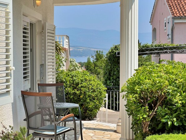 Outdoor dining - Apartment Zlatica by Interhome (Krk/Šilo)