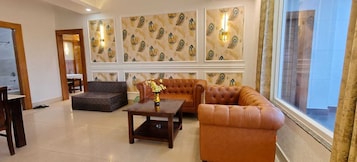 Luxury Suite | Living area
