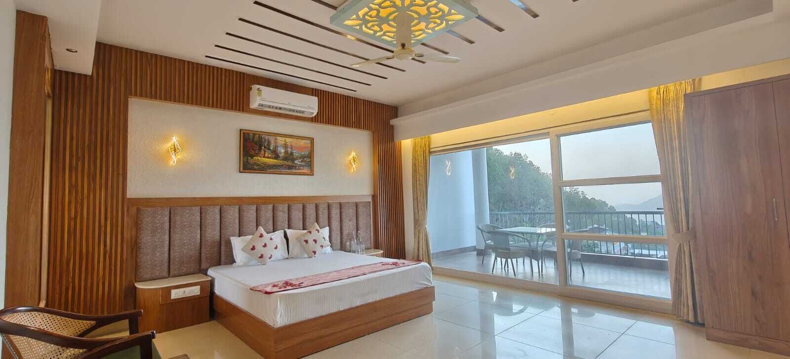 Luxury Suite | Egyptian cotton sheets, premium bedding, pillow-top beds