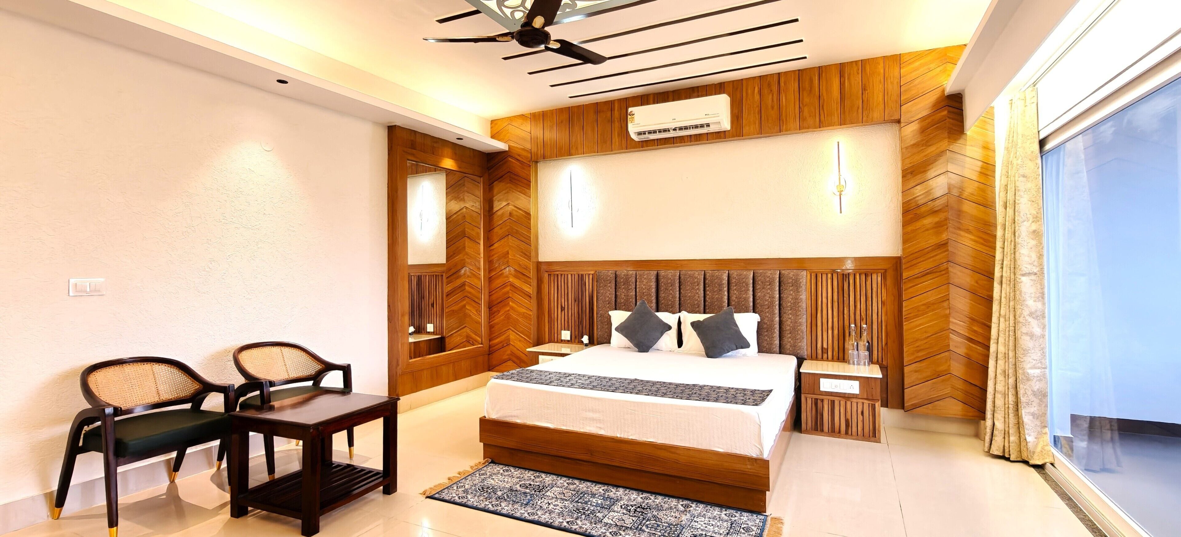 Luxury Suite | Egyptian cotton sheets, premium bedding, pillow-top beds