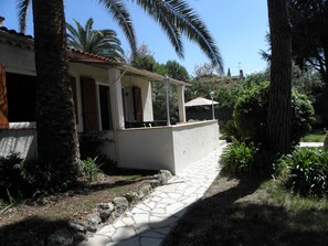 Property grounds - mit Terrasse by Interhome (Le Cannet)