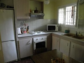 Fridge, microwave, oven, dishwasher - mit Terrasse by Interhome (Le Cannet)