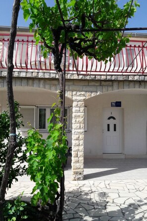 Exterior detail - Wohnung direkt am Strand by Interhome (Rogoznica)