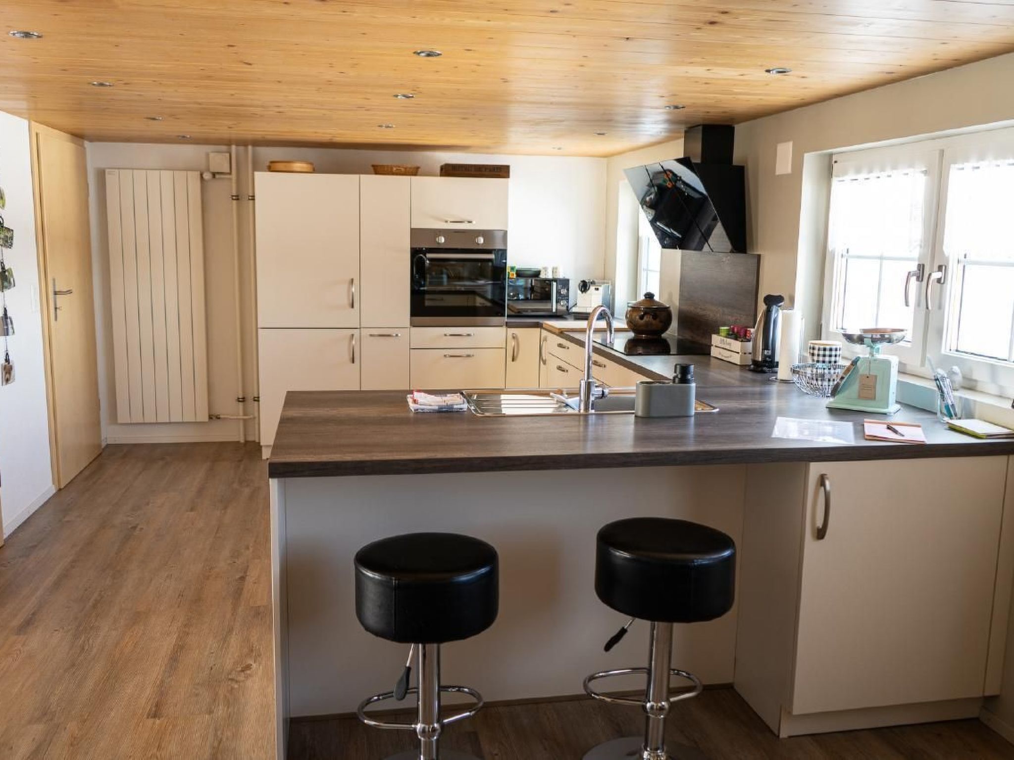 Kühlschrank, Mikrowelle, Ofen, Geschirrspüler