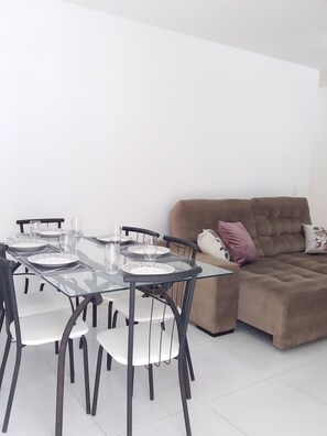 Dining - Apartment with direct access to the sea on Ingleses beach. (florianopolis)