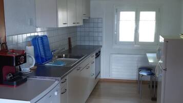 Réfrigérateur, four, lave-vaisselle