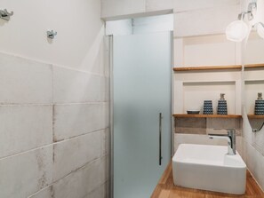 Towels - Charmante Ferienwohnung mit Terrasse und Pool by Interhome (Armissan)