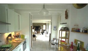 Fridge, microwave, oven, dishwasher - in Sourdeval Les Bois mit Garten by Interhome (Sourdeval les Bois)