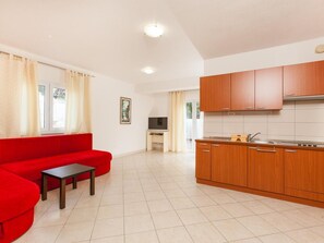 TV - Schöne Ferienwohung Luna in Dalmatien by Interhome (Trogir/Okrug Donji)