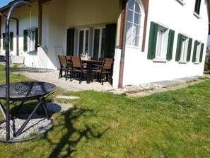 Outdoor dining - Pünthof by Interhome (Berg am Irchel)