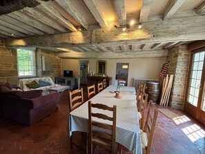 Dining - Maison du Lapin (Haus des Kaninchens) in Saint-Étienne-en-Coglès by Interhome (St Brice en Coglès)