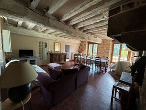 TV, fireplace, DVD player - Maison du Lapin (Haus des Kaninchens) in Saint-Étienne-en-Coglès by Interhome (St Brice en Coglès)