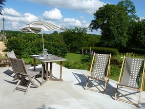 Outdoor dining - Maison du Lapin (Haus des Kaninchens) in Saint-Étienne-en-Coglès by Interhome (St Brice en Coglès)