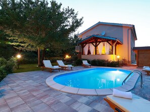 A heated pool - Wohnung in Šilo mit privatem Parkplatz by Interhome (Krk/Šilo)