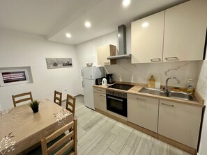 Fridge, microwave, oven, cookware/dishes/utensils - Wohnung Adriatic Dream 2 by Interhome (Crikvenica/Dramalj)