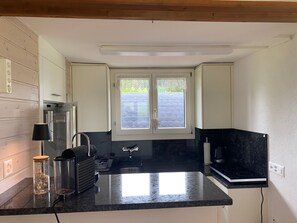 ثلاجة، مستلزمات طهي/أطباق/أوعية