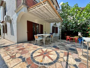 Outdoor dining - Apartment Srdoc by Interhome (Krk/Šilo)