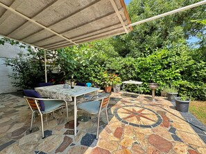 Outdoor dining - Apartment Srdoc by Interhome (Krk/Šilo)