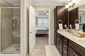 Shower, jetted bath, towels