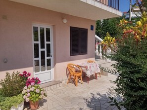Outdoor dining - Katarina mit Garten und Grill by Interhome (Novi Vinodolski)