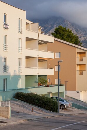 Exterior - Wohnung mit Blick auf das Wasser by Interhome (Baška Voda)