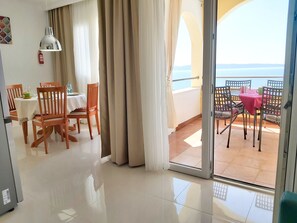 Dining - Beheiztes Schwimmbad, Familienappartement mit Meerblick by Interhome (Trogir/Okrug Donji)