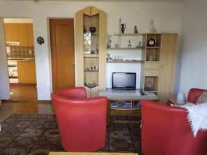 TV, DVD player - Charmantes Chalet Apartment mit Aussicht by Interhome (Ramersberg)