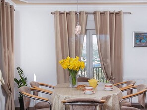 Dining - Mélanie im Erdgeschoss einer Villa in Strandnähe by Interhome (Zaton)