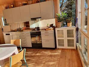 Fridge, oven, dishwasher, cookware/dishes/utensils - im ruhigen Berner Gartenquartier by Interhome (Liebefeld)